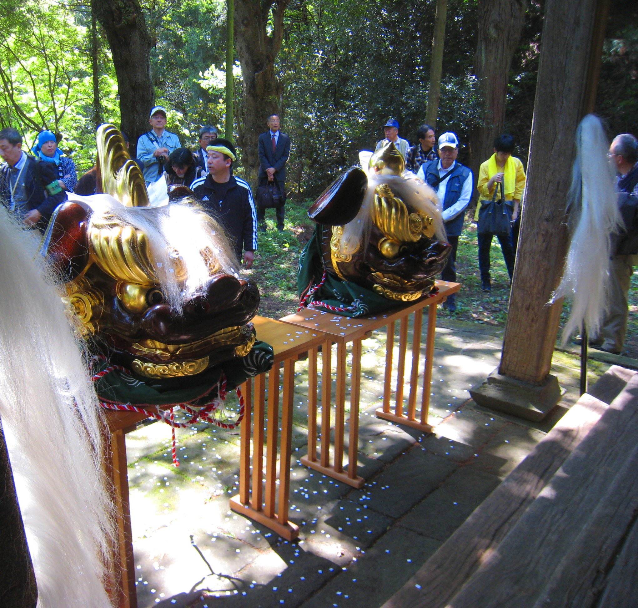 竹岡三柱神社（たけおかみはしらじんじゃ）の木遣（きや）り獅子舞